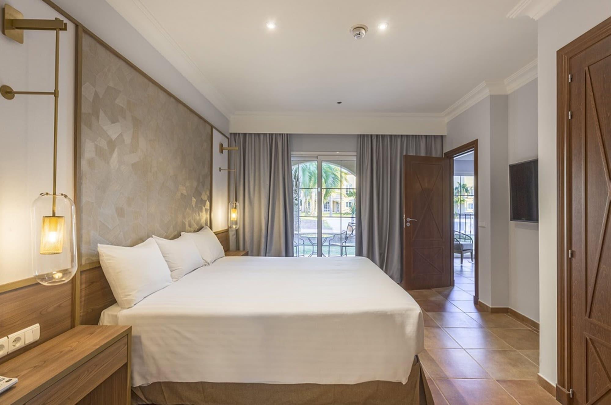 La Sella Premium Lifestyle Apartments دينايا المظهر الخارجي الصورة