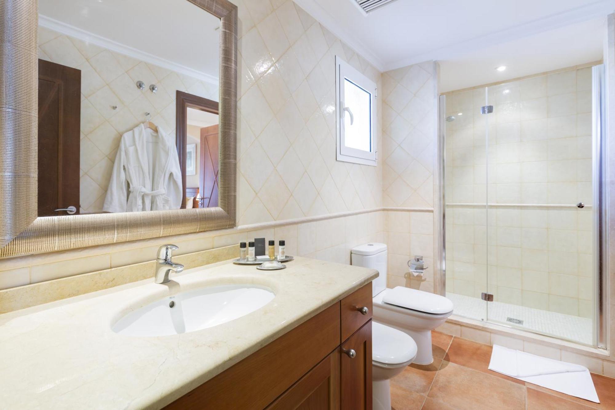 La Sella Premium Lifestyle Apartments دينايا المظهر الخارجي الصورة