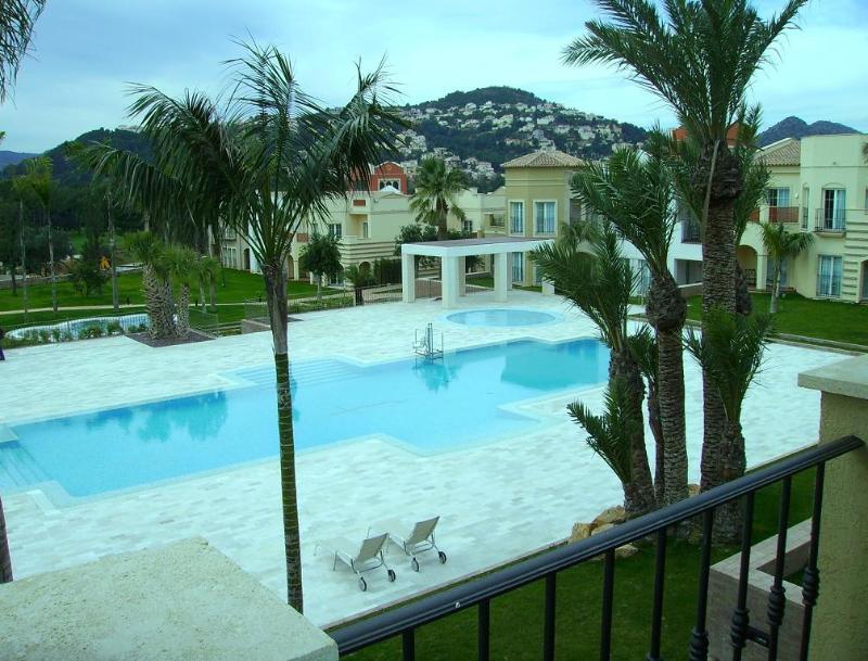 La Sella Premium Lifestyle Apartments دينايا المظهر الخارجي الصورة