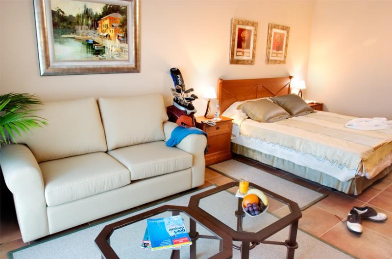 La Sella Premium Lifestyle Apartments دينايا المظهر الخارجي الصورة